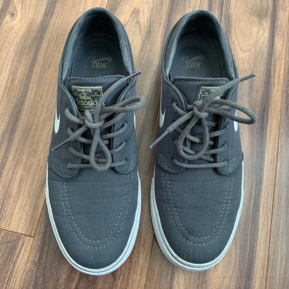 Grey Nike Stefan Janoski’s